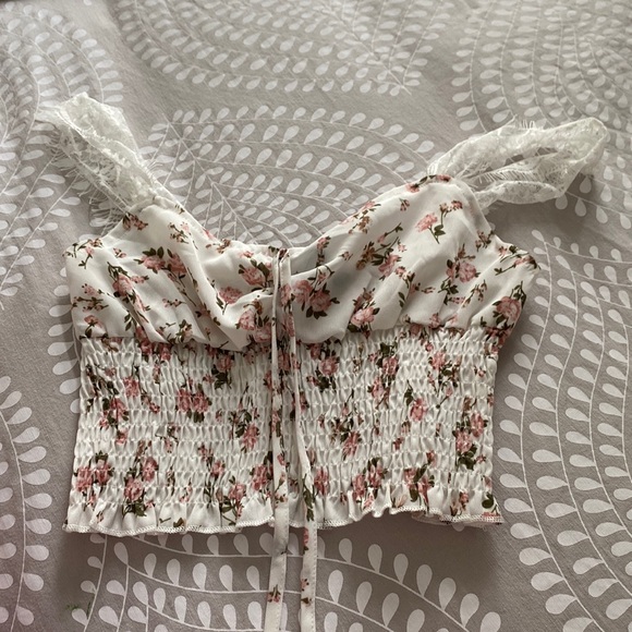 Good quality cute crop top - Picture 2 of 4